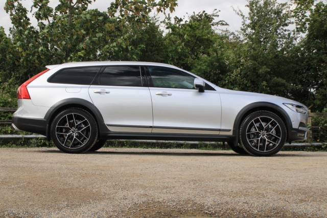 2017 Volvo V90 Cross Country 2.0 T6 Pro Auto AWD Euro 6 (s/s) 5dr