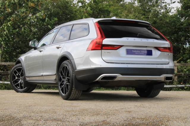2017 Volvo V90 Cross Country 2.0 T6 Pro Auto AWD Euro 6 (s/s) 5dr