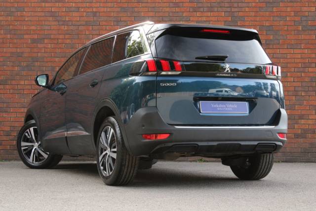 2023 Peugeot 5008 1.2 PureTech Allure Premium + EAT Euro 6 (s/s) 5dr