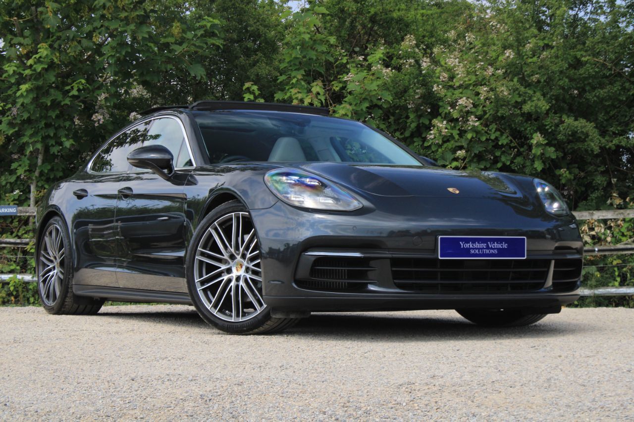 2017 PORSCHE PANAMERA