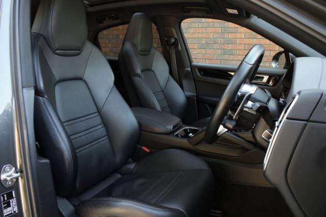 2019 Porsche Cayenne 3.0 V6 E-Hybrid 14.1kWh TiptronicS 4WD Euro 6 (s/s) 5dr (3.6kW Charger)
