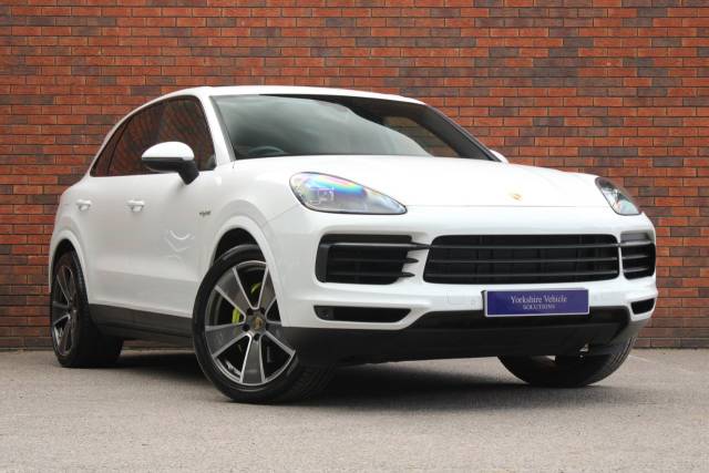 Porsche Cayenne 3.0 V6 E-Hybrid 14.1kWh TiptronicS 4WD Euro 6 (s/s) 5dr (3.6kW Charger) Four Wheel Drive Petrol / Electric Hybrid White