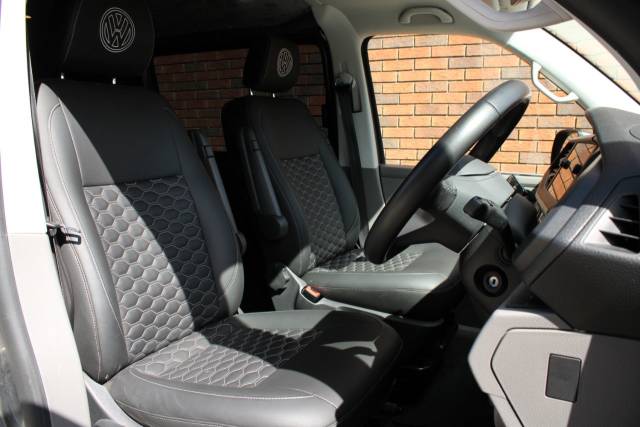 2020 Volkswagen Transporter 2.0 BiTDI T32 Highline DSG 4Motion SWB Euro 6 (s/s) 5dr