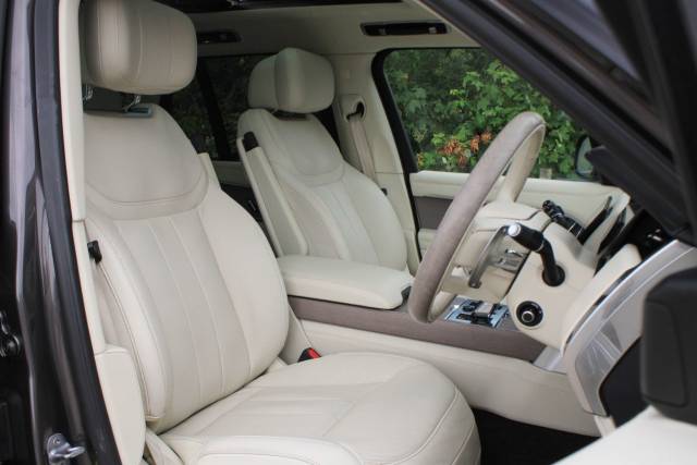 2022 Land Rover Range Rover 4.4 P530 V8 Autobiography Auto 4WD Euro 6 (s/s) 5dr