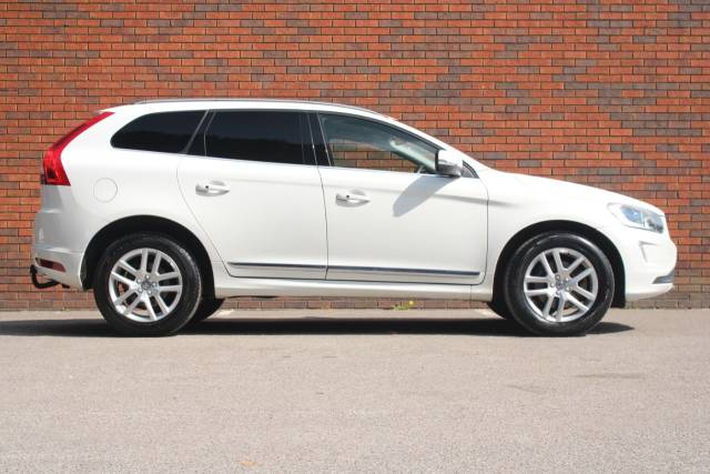 2017 Volvo XC60 2.4 D5 SE Lux Nav Auto AWD Euro 6 (s/s) 5dr