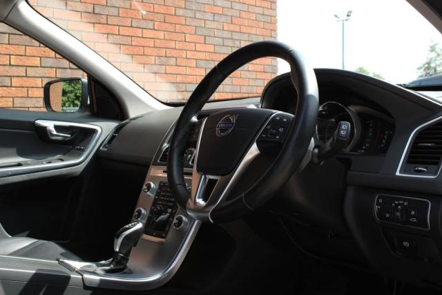 2017 Volvo XC60 2.4 D5 SE Lux Nav Auto AWD Euro 6 (s/s) 5dr