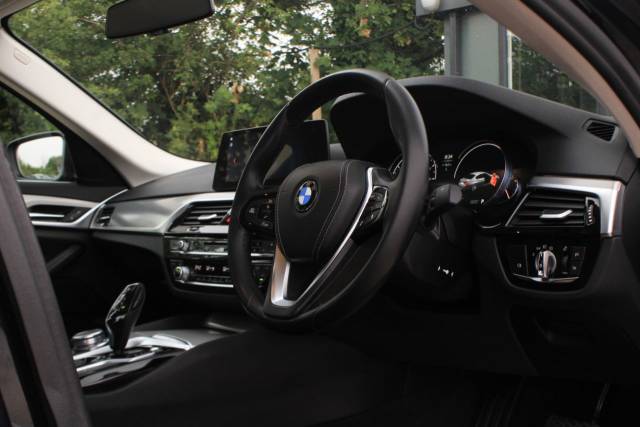 2017 BMW 5 Series 3.0 530d SE Auto Euro 6 (s/s) 4dr