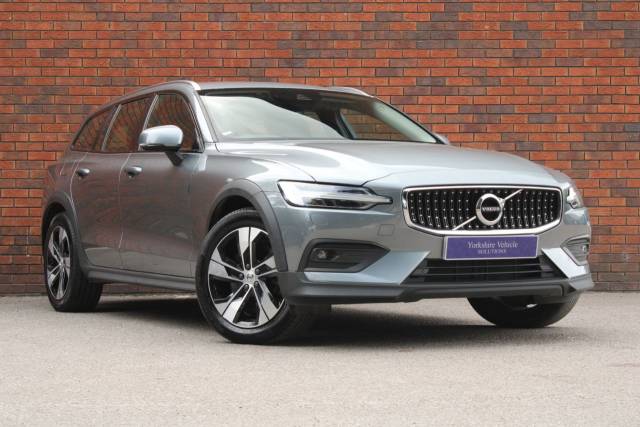 Volvo V60 Cross Country 2.0 D4 Plus Auto AWD Euro 6 (s/s) 5dr Estate Diesel Grey