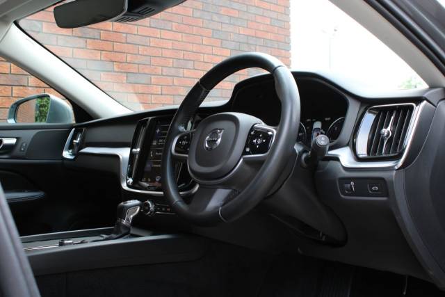 2019 Volvo V60 Cross Country 2.0 D4 Plus Auto AWD Euro 6 (s/s) 5dr