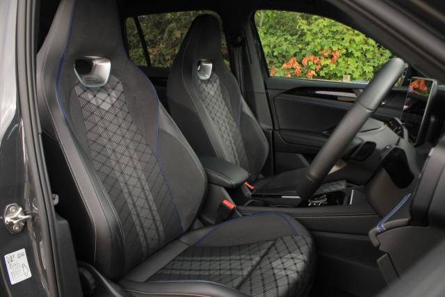 2025 Volkswagen Tiguan 1.5 eTSI MHEV R-Line DSG Euro 6 (s/s) 5dr