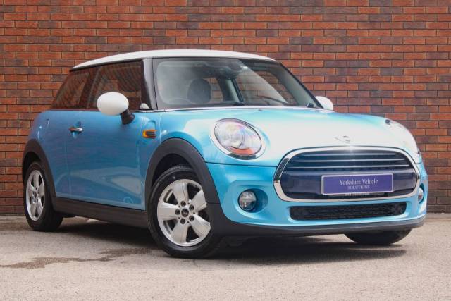 Mini Hatchback 1.5 Cooper 3dr Auto Hatchback Petrol Blue