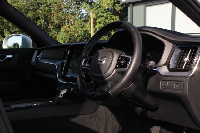 2018 Volvo XC60 2.0 D4 R-Design Auto AWD Euro 6 (s/s) 5dr