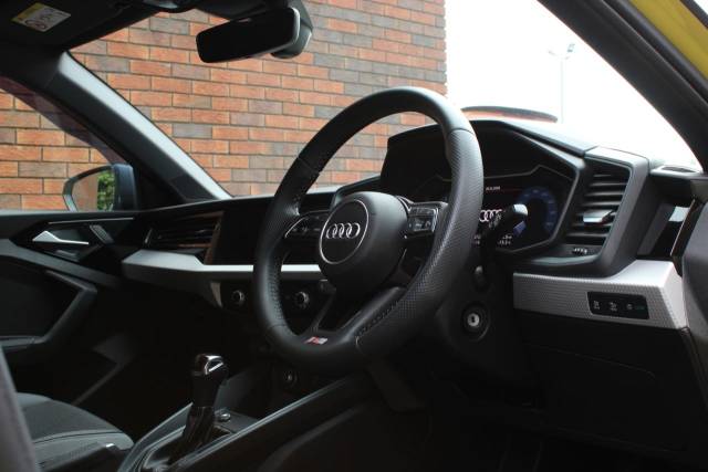 2019 Audi A1 2.0 TFSI 40 S line Competition Sportback S Tronic Euro 6 (s/s) 5dr