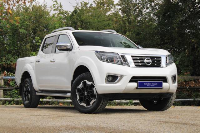 Nissan Navara 2.3 dCi Tekna Auto 4WD Euro 6 4dr Pick Up Diesel White