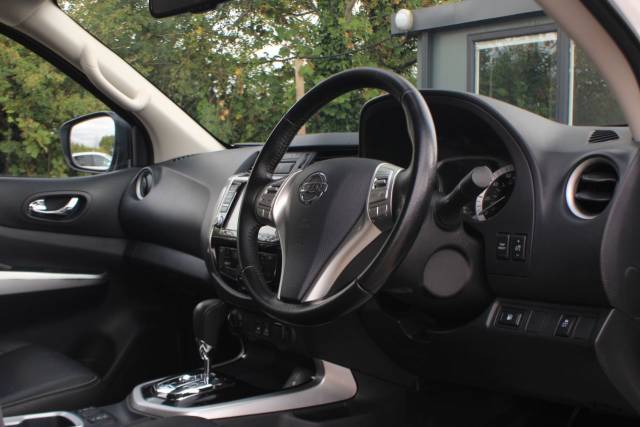 2020 Nissan Navara 2.3 dCi Tekna Auto 4WD Euro 6 4dr