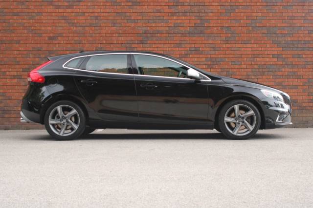 2015 Volvo V40 2.0 D2 R-Design Lux Auto Euro 6 (s/s) 5dr