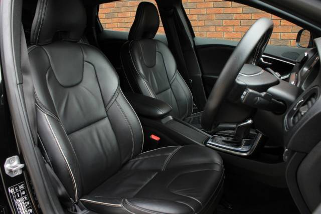 2015 Volvo V40 2.0 D2 R-Design Lux Auto Euro 6 (s/s) 5dr