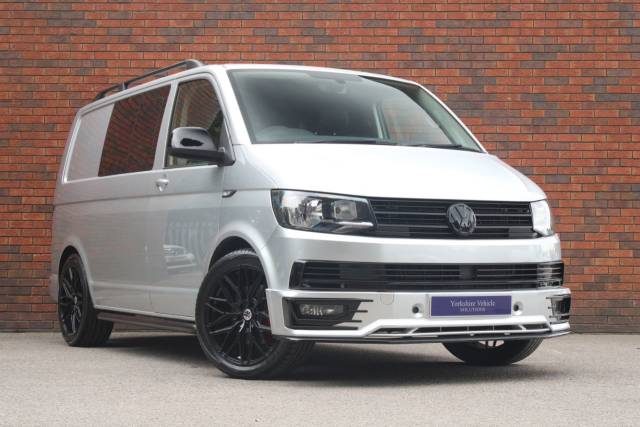 Volkswagen Transporter 2.0 TDI T32 Highline Kombi DSG FWD SWB Euro 6 (s/s) 5dr Combi Van Diesel Silver