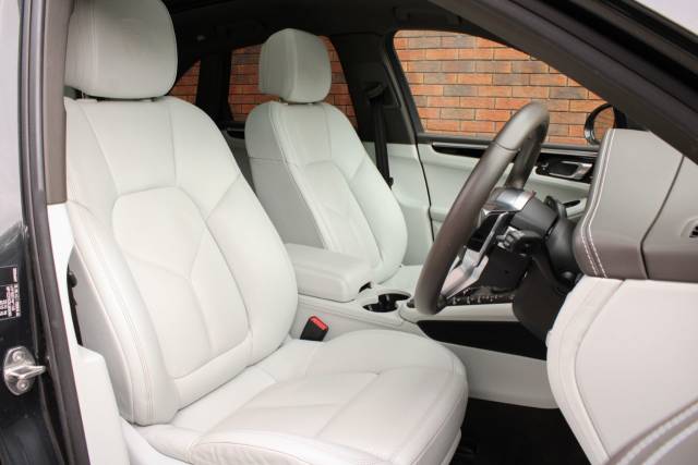 2019 Porsche Macan 2.0T PDK 4WD Euro 6 (s/s) 5dr