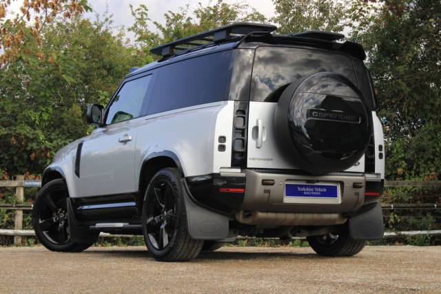 2021 Land Rover Defender 90 2.0 P300 X-Dynamic HSE Auto 4WD Euro 6 (s/s) 3dr