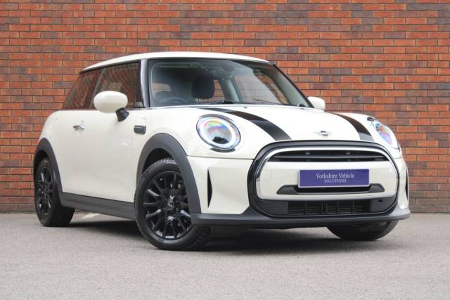 Mini Hatchback 1.5 Cooper Classic Steptronic Euro 6 (s/s) 3dr Hatchback Petrol White