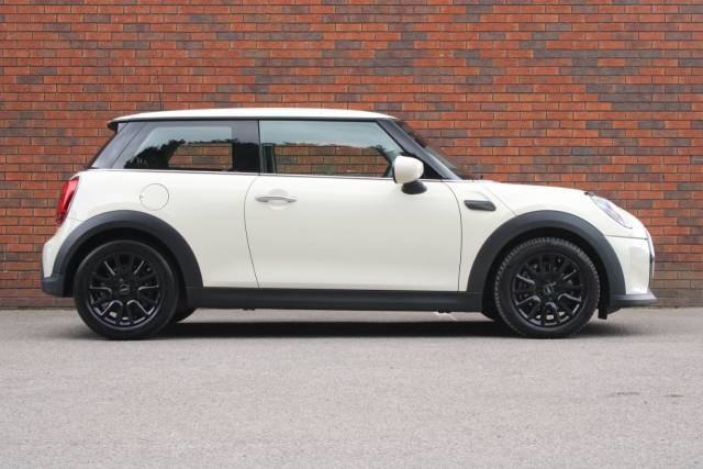2022 Mini Hatchback 1.5 Cooper Classic Steptronic Euro 6 (s/s) 3dr