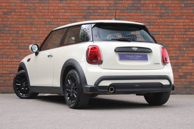 2022 Mini Hatchback 1.5 Cooper Classic Steptronic Euro 6 (s/s) 3dr