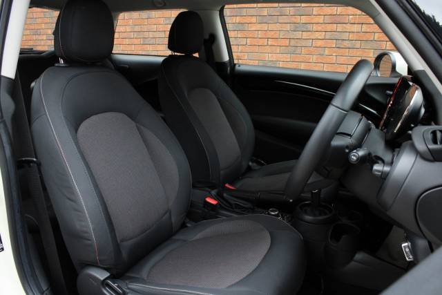 2022 Mini Hatchback 1.5 Cooper Classic Steptronic Euro 6 (s/s) 3dr