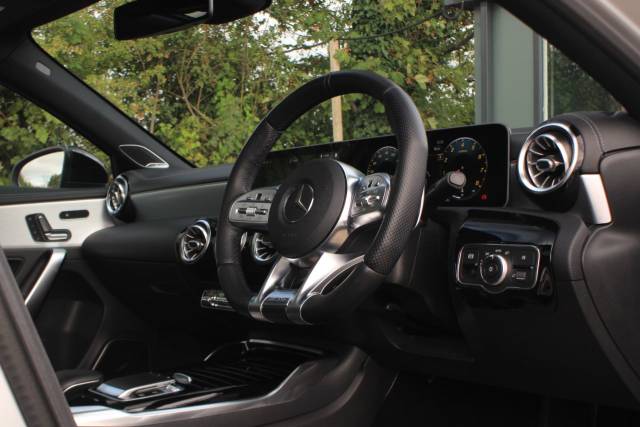 2019 Mercedes-Benz A Class 2.0 A35 AMG (Premium Plus) SpdS DCT 4MATIC Euro 6 (s/s) 5dr