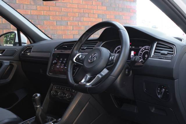 2019 Volkswagen Tiguan Allspace 2.0 TDI R-Line Euro 6 (s/s) 5dr