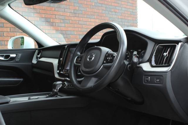 2017 Volvo XC60 2.0 D5 PowerPulse Inscription Auto AWD Euro 6 (s/s) 5dr