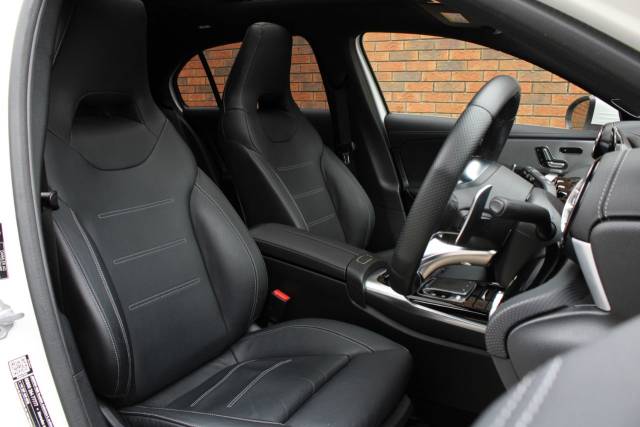 2019 Mercedes-Benz A Class 2.0 A35 AMG (Premium Plus) SpdS DCT 4MATIC Euro 6 (s/s) 5dr