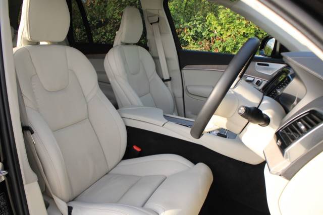 2023 Volvo XC90 2.0h T8 Recharge 18.8kWh Ultimate Dark Auto 4WD Euro 6 (s/s) 5dr