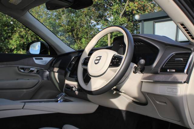 2023 Volvo XC90 2.0h T8 Recharge 18.8kWh Ultimate Dark Auto 4WD Euro 6 (s/s) 5dr