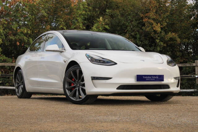 Tesla Model 3 (Dual Motor) Performance Auto 4WDE 4dr (Performance Upgrade) Saloon Electric White