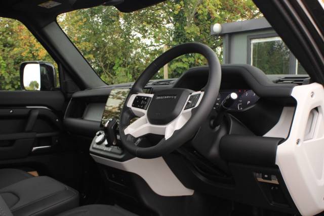 2026 Land Rover Defender 90 3.0 D250 MHEV X-Dynamic SE Hard Top SUV Auto 4WD Euro 6 (s/s) 3dr